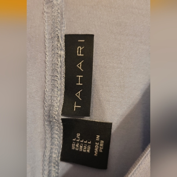 Women's Tahari V-neck 3/4 sleeves - Picture 2 of 4